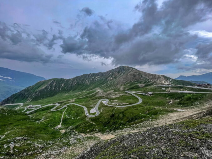 Дорога Гроссглокнер-Хохальпенштрассе, Австрия, фото @Tim D/unsplash.com Гроссглокнер-Хохальпенштрассе нужно увидеть в Австрии