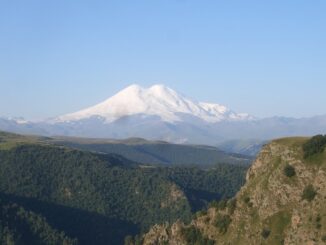 Эльбрус находится в России, это самая высокая гора Европы