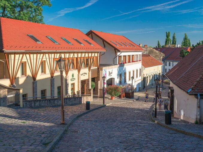 Улочка в Эгере, Венгрия