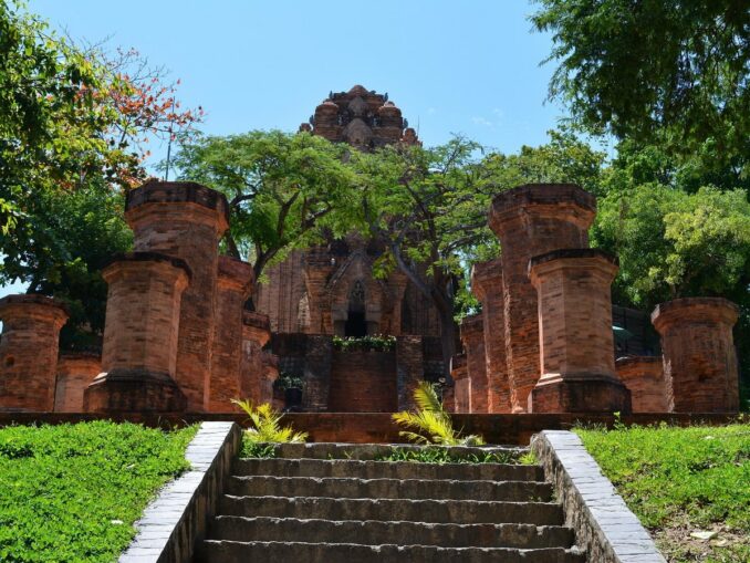 Чамские башни, фото @vietnam-lt/Pixabay.com Чамские башни в Нячанге нужно увидеть в первую очередь