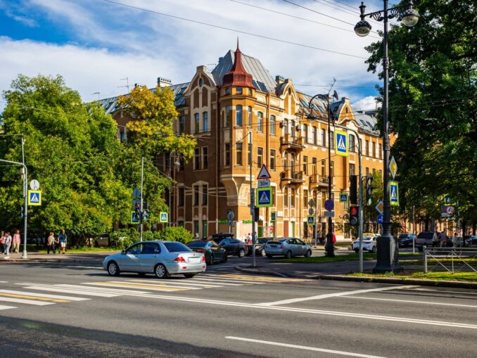 Здание в стиле модерн на Большом проспекте В.О. в Санкт-Петербурге На 2 день посещения Санкт-Петербурга нужно увидеть "северный модерн"