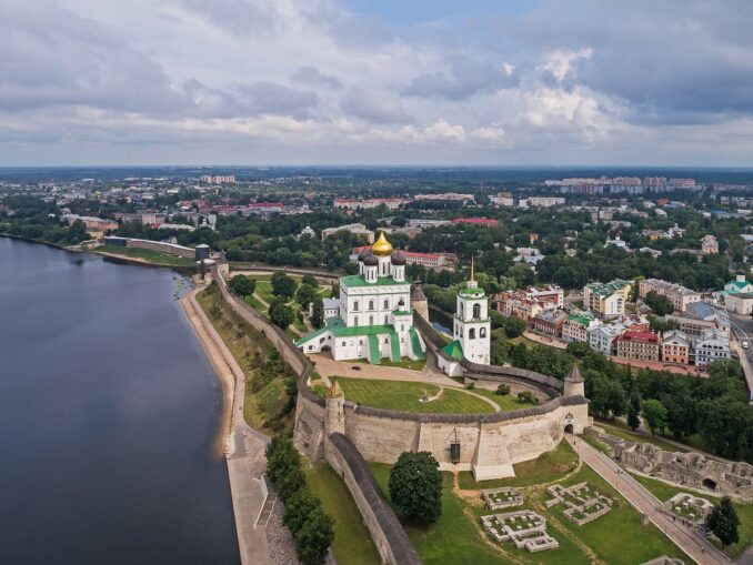Псковский Кремль - первое, что нужно посетить в Пскове