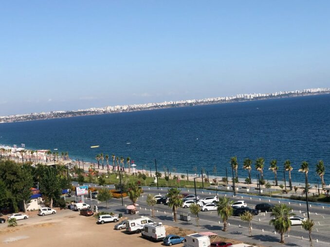 В Анталию лучше не приезжать летом Приморская дорога - из Стамбула в Анталию можно съездить и на автобусе