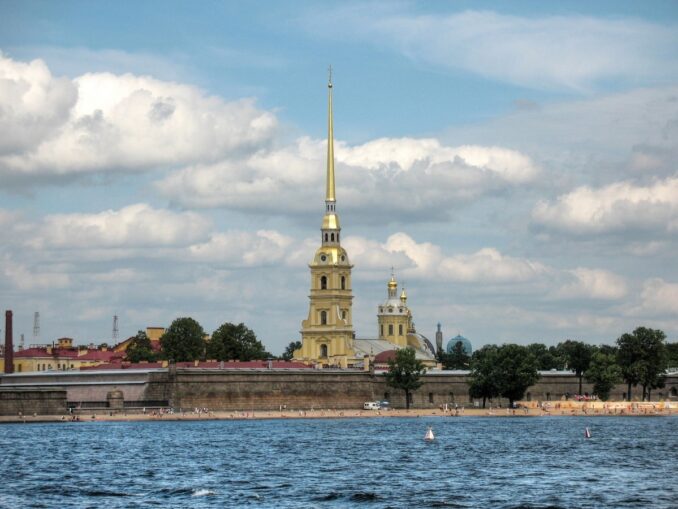 Петропавловская крепость находится в Петроградском районе Санкт-Петербурга