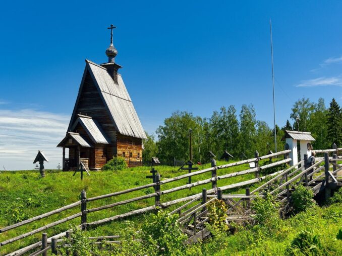 Церковь Воскресения Христова, Плёс, Россия, фото @Alexxx1979/Wikimedia Commons Церковь Воскресения Христова в Плёсе