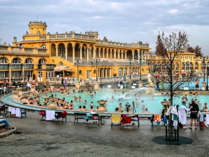 Термальные ванны Сечени, Будапешт В купальнях в Будапеште купаются и в ноябре