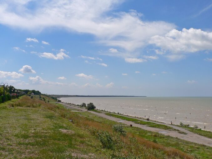 Ейск на Азовском море, фото @Logvinov 53/Wikimedia Commons Пляж - в Ейске можно хорошо отдохнуть на Азовском море
