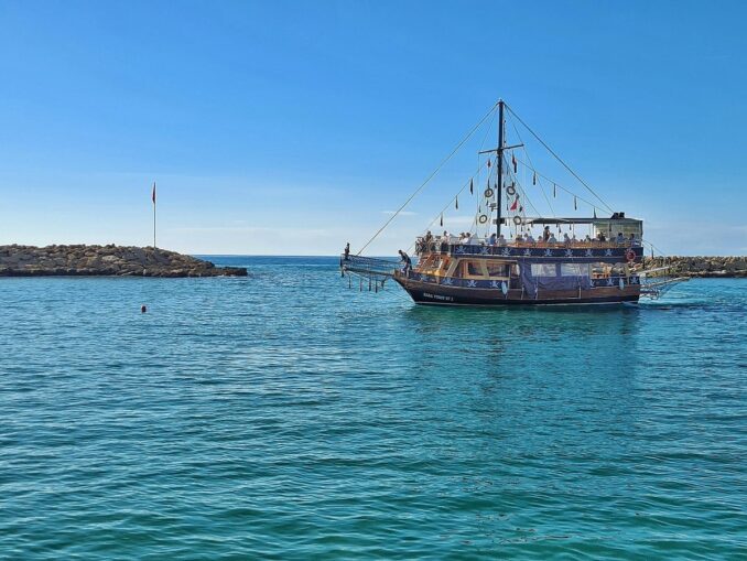 Круиз по морю из Анталии, фото @Berniem/Pixabay.com В середине весны из Анталии можно отправиться в круиз