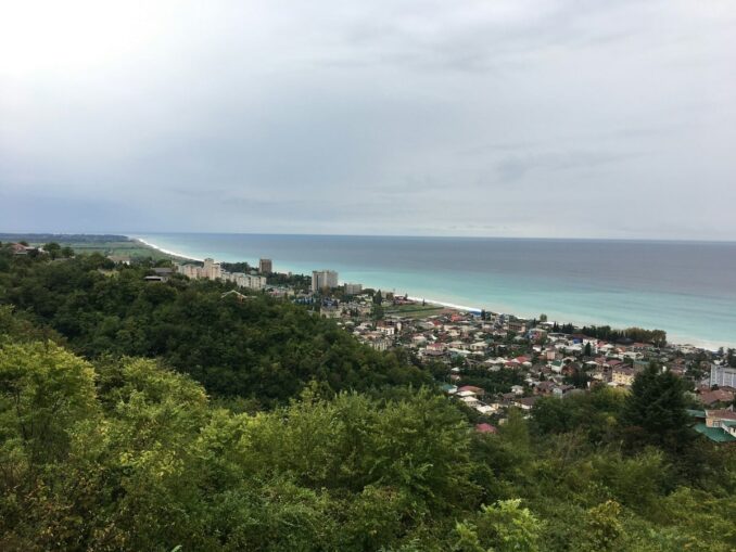 Куда поехать на море в Абхазию?