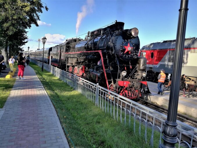 Ретропоезд "Сортавала-Рускеала" в Сортавале, фото @Александровы АГ/Wikimedia Commons Паровоз в Сортавале - летом в Карелии нужно прокатиться на Рускеальском экспрессе