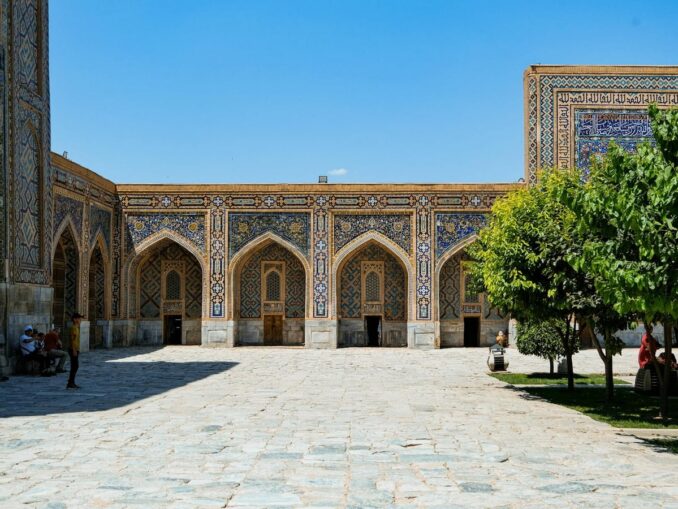 Медресе Улугбека, фото @Yaşar Başkurt/pexels.com Медресе Улугбека нужно увидеть в Самарканде обязательно