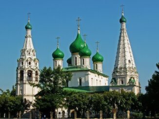 Церковь Ильи Пророка в Ярославле одна стоит путешествия на машине из Москвы