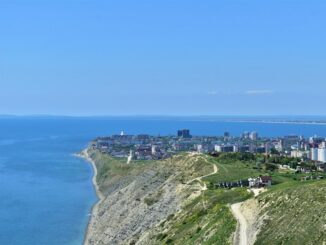 Высокий берег - когда лучше ехать в Анапу отдыхать на море?