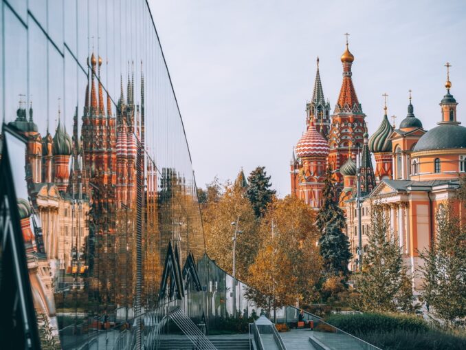 Зарядье и храм Василия Блаженного в Москве, фото public domain В Москве осенью есть куда сходить