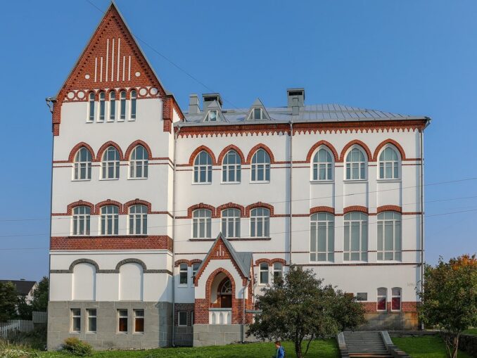 (Бывшая) Сортавальская женская школа, фото @Ninaras/Wikimedia Commons Здание женской школы в Сортавале