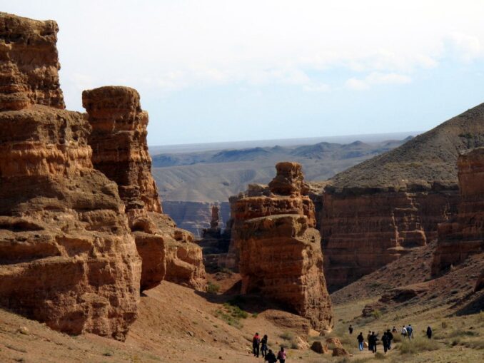 Чарынский каньон, Казахстан, фото @Peretz Partensky/Wikimedia Commons Чарынский каньон - в Казахстан россияне могут въехать без визы и даже заграпаспорта