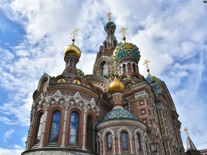 Храм Спас-на-Крови в Санкт-Петербурге Собор Спаса-на-Крови - необычное место в Питере, которое стоит посетить