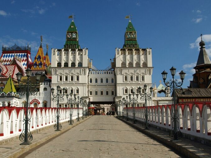 Кремль в Измайлово в Москве, фото @NVO/Wikimedia Commons Кремль в Измайлово в Москве - в августе его стоит посмотреть