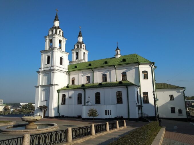 Свято-Духов собор в Верхнем городе Минска, фото @Zala/Wikimedia Commons/CC BY-SA 4.0 В Минске в октябре стоит заглянуть в Свято-Духов собор