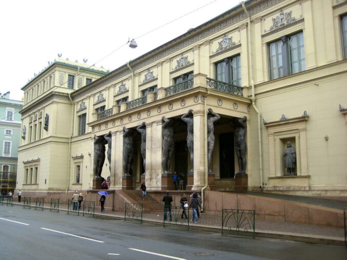 Новый Эрмитаж, фото @GAlexandrova/Wikimedia Commons Новый Эрмитаж построили в середине XIX века для размещения картин