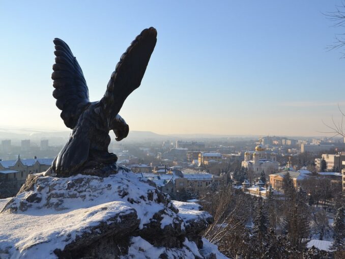 Пятигорский орел, фото @Алексей Трубин/Wikimedia Commons Отдых в Пятигорске зимой подарит незабываемые впечатления