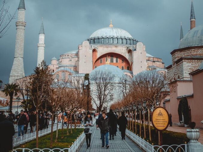 Айа-София, Стамбул, фото @Mücahit Duman/Pixabay.com Айя София - на Новый год в Стамбуле нужно одеваться потеплее