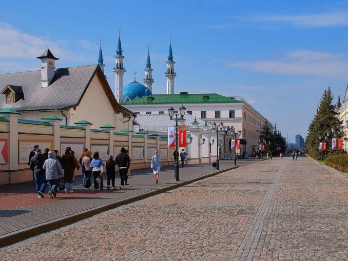 Казанский Кремль, фото @Vyacheslav Bukharov/Wikimedia Commons Температура воздуха в Казани в апреле поднимается до +23 градусов Цельсия