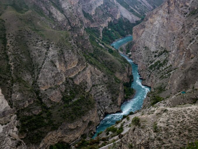 Сулакский каньон, Республика Дагестан, фото unsplash.com/@Anastasia Clark Сулакский каньон нужно увидеть в Дагестане обязательно