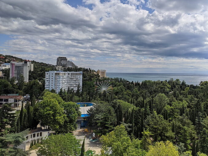 В Алушту в мае уже можно ехать отдыхать на море!