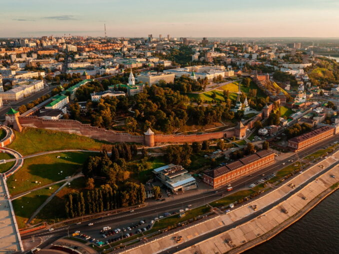 Кремль в Нижнем Новгороде Кремль в Нижнем Новгороде