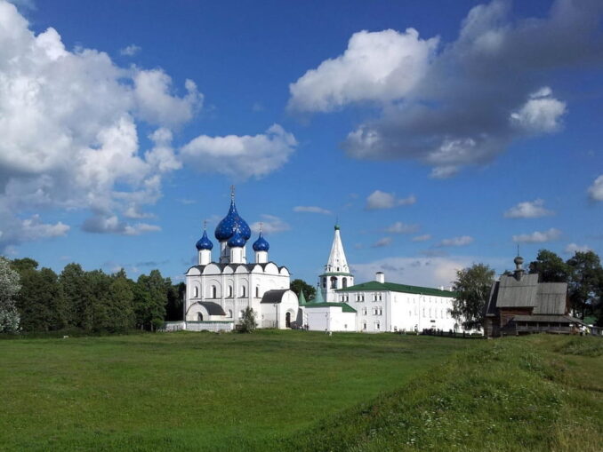 Церкви - главное, что можно посмотреть в Суздале