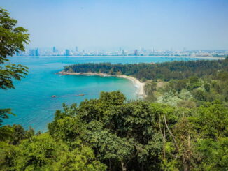 Море - в Дананге в сентябре стоит теплая, но дождливая погода
